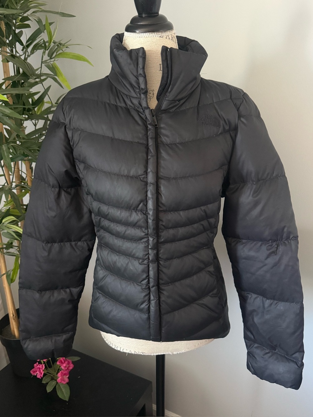 the North face coat size medium black women goose down puffer